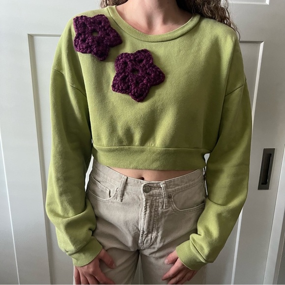 Reformation Green Cropped Sweatshirt with Purple Star Accents - Picture 1 of 9